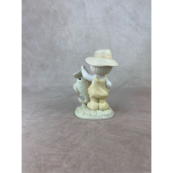 Vintage Fisherman Precious Moments Enesco Little Fisher Person Big Fish Hat Lure - Picture 5 of 7